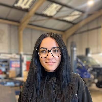 Loredana Berbec at LSD Motor Services